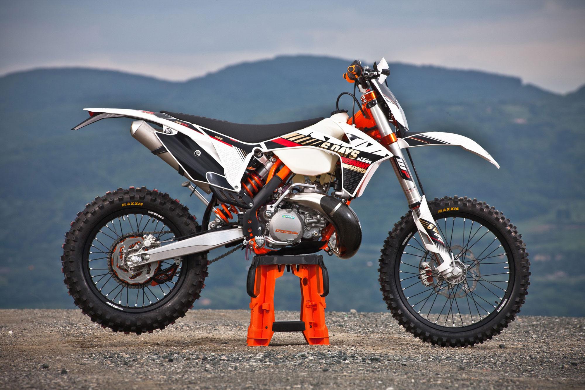 2000x1333 KTM 300 EXC Six Days wallpaperx1333