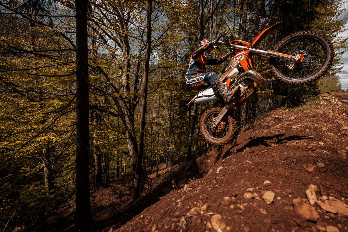 1200x800 LIFT THE COVERS: THE 2022 KTM 300 EXC TPI ERZBERGRODEO IS THE MOST READY TO RACE EXTREME ENDURO BIKE AVAILABLE PRESS CENTER