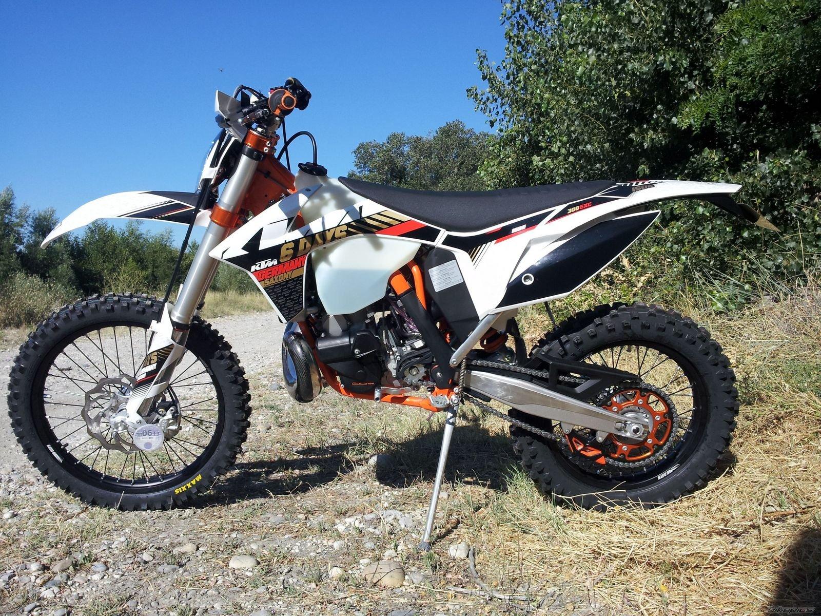 1600x1200 KTM 300 EXC Six Days