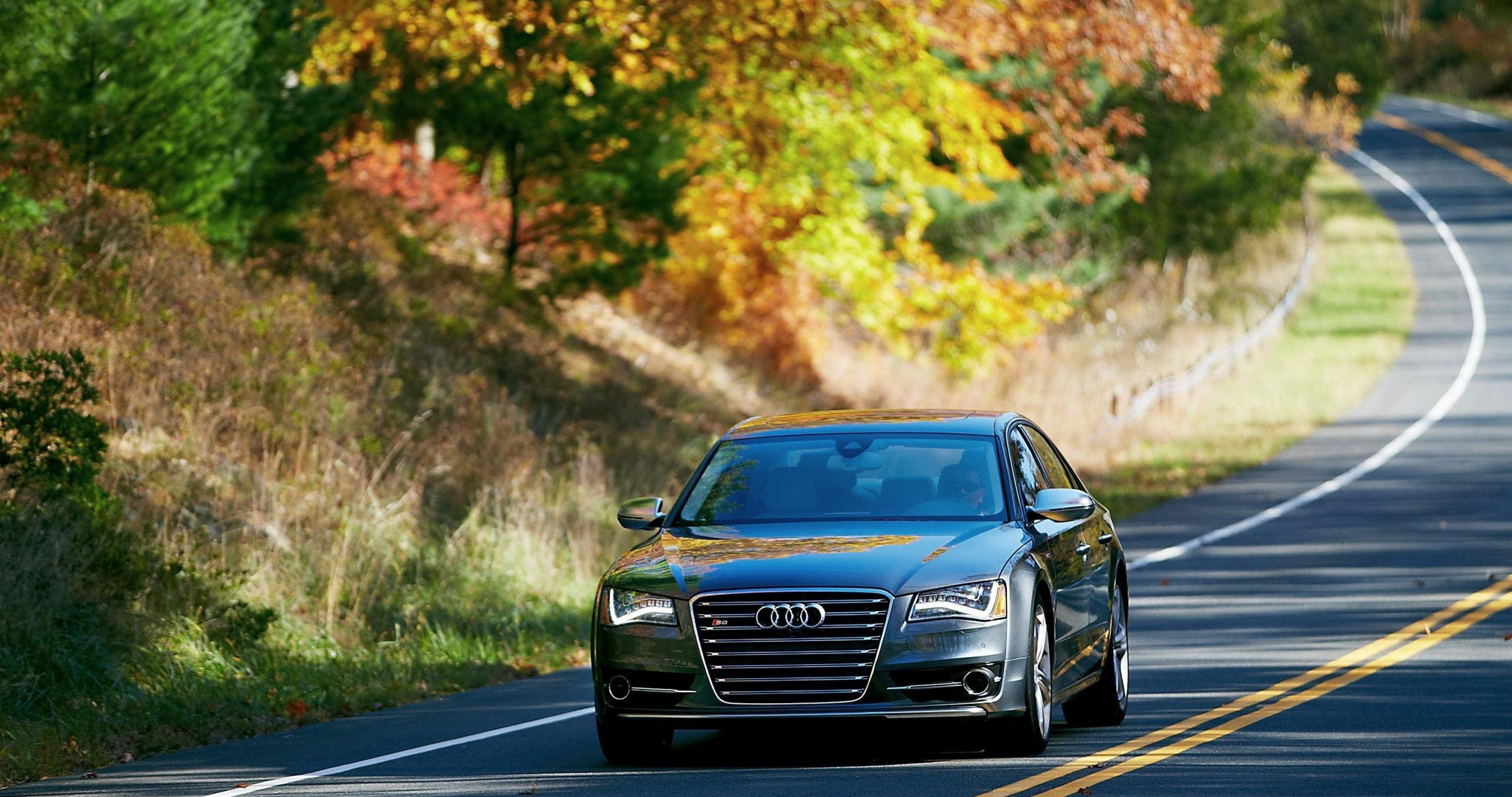 Background size auto. Audi a8 Full HD. Audi s8 4k. Audi s8 обои. Ауди а8 осень.