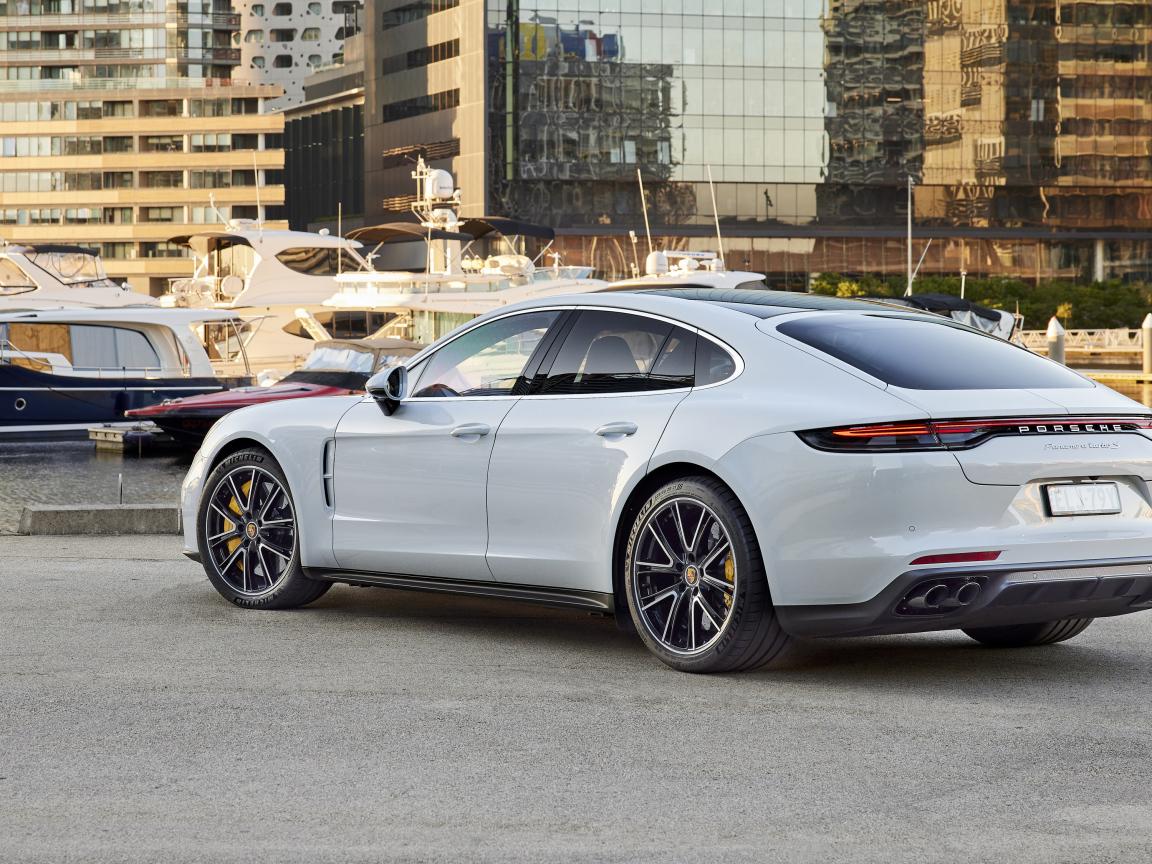 1152x864 Porsche Panamera Turbo S white car rear view Desktop wallpaper 1152x864