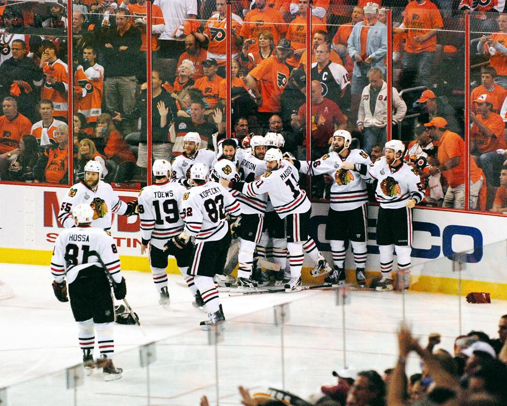1000x800 Free Wallpaper Team Celebrating After Patrick Kane Ice Hockey