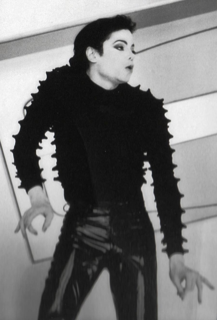 901x1329 Michael Jackson wallpaper