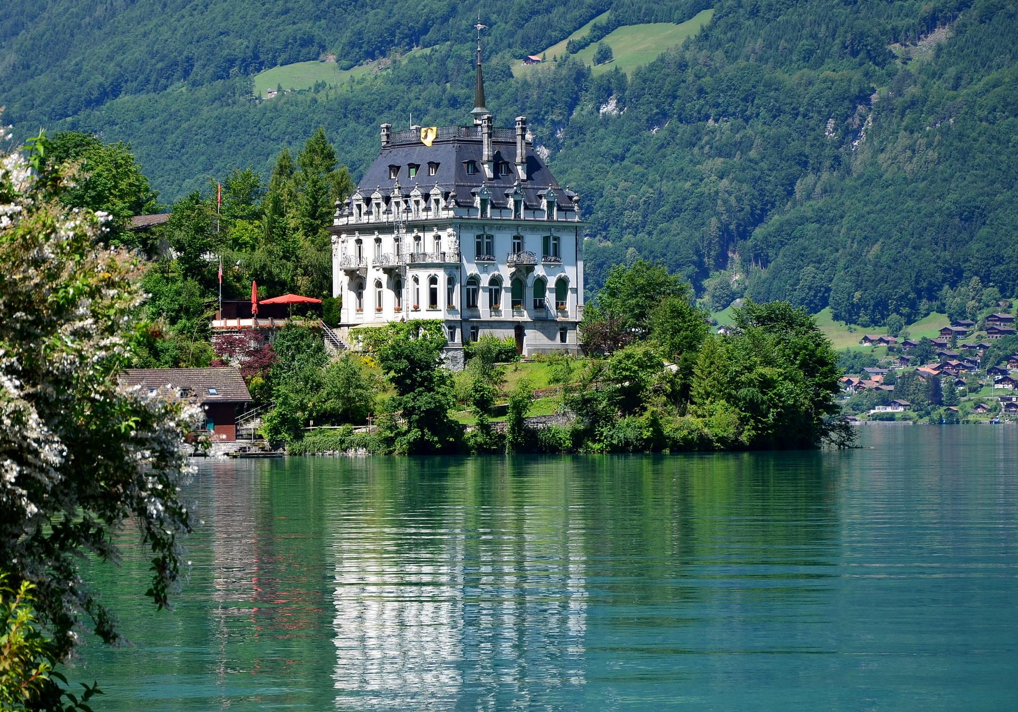 2000x1400 Switzerland Iseltwald at Lake Brienz