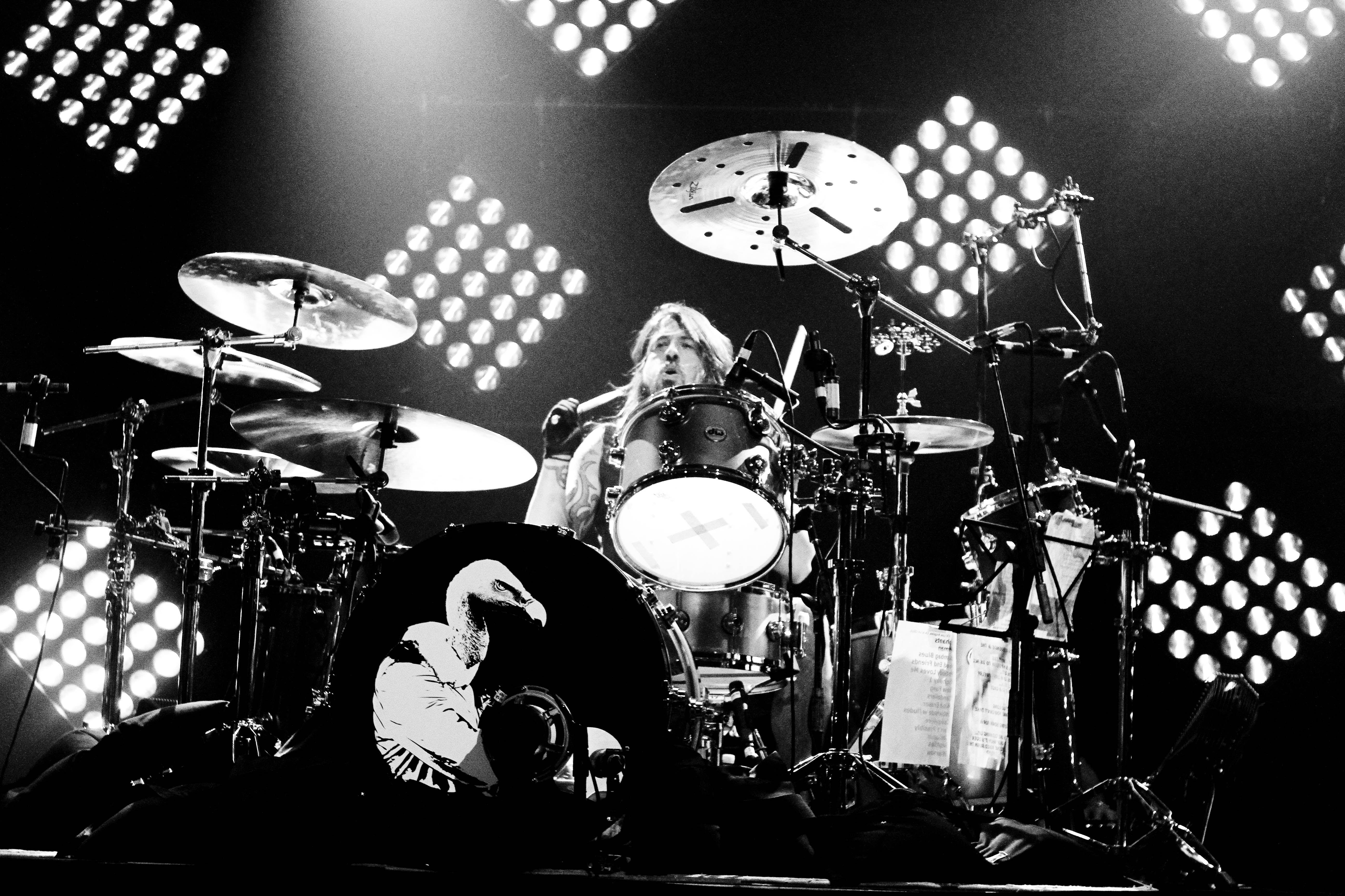 5184x3456 Going out and playing music's what I do. I don't do much else.” Grohl. Dave grohl, Music, Drums