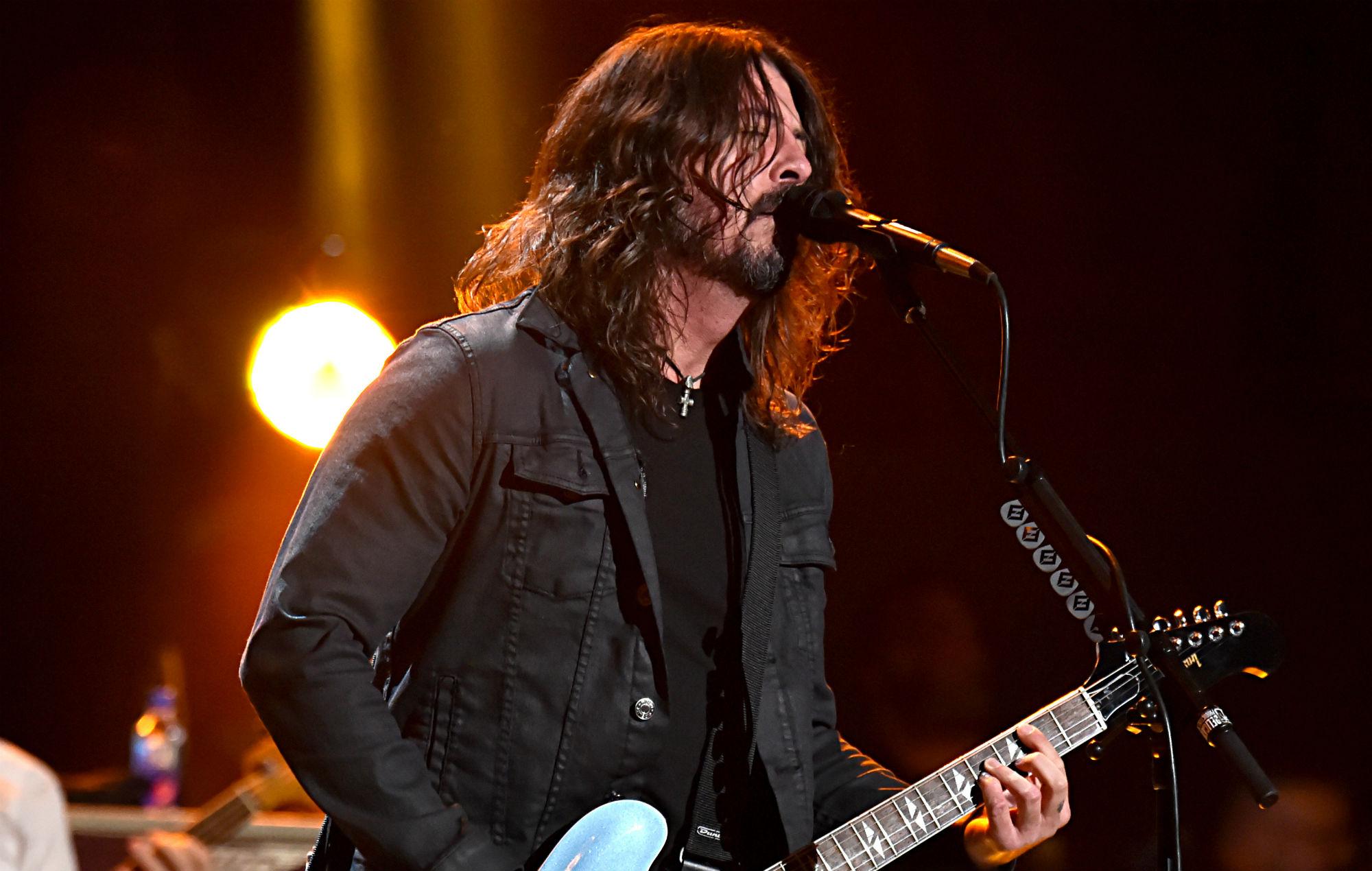 2000x1270 Dave Grohl recalls Pantera strip club and long lost wallet story