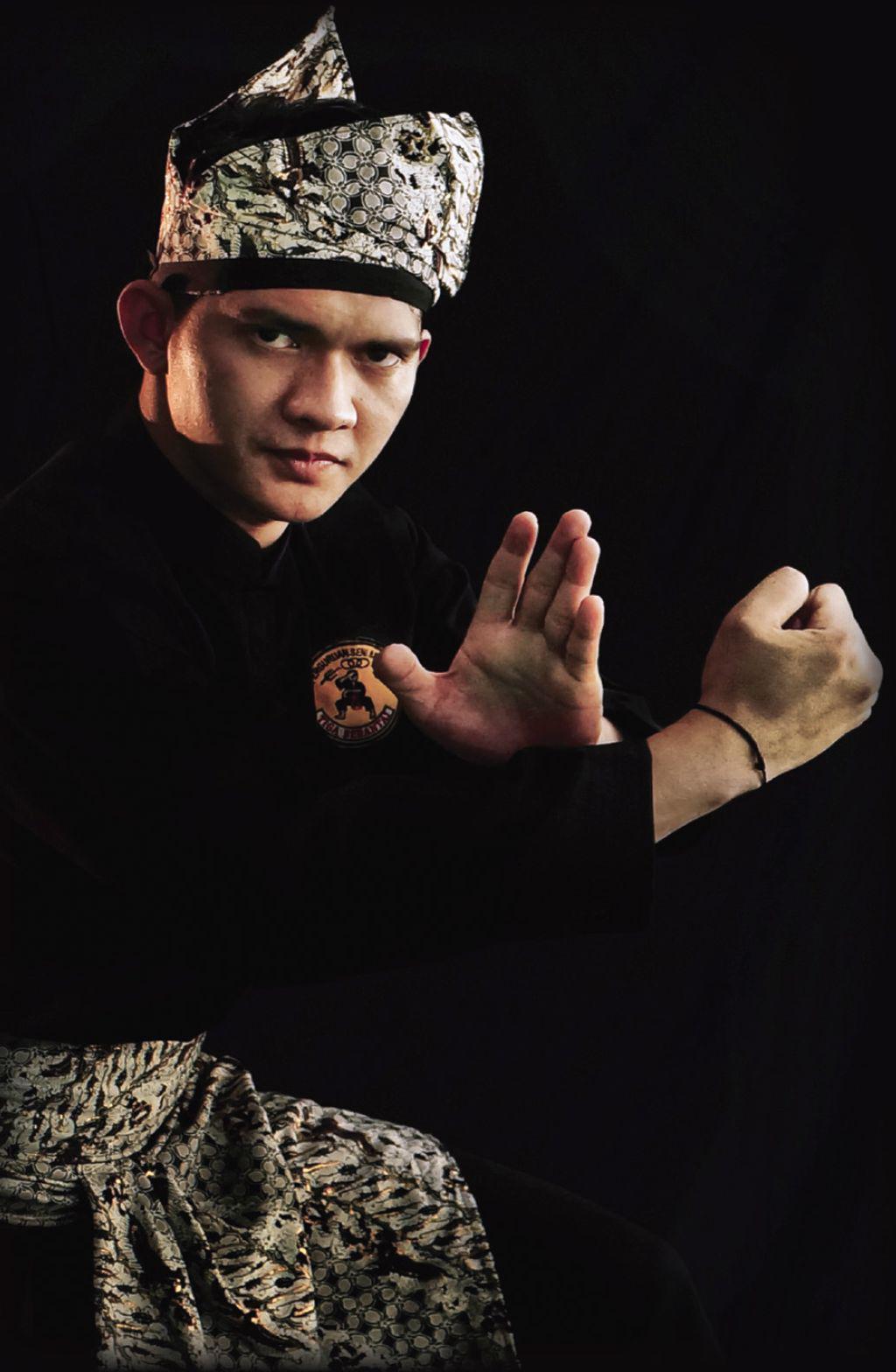 1024x1568 Lisez Up Close: Iko Uwais en ligne