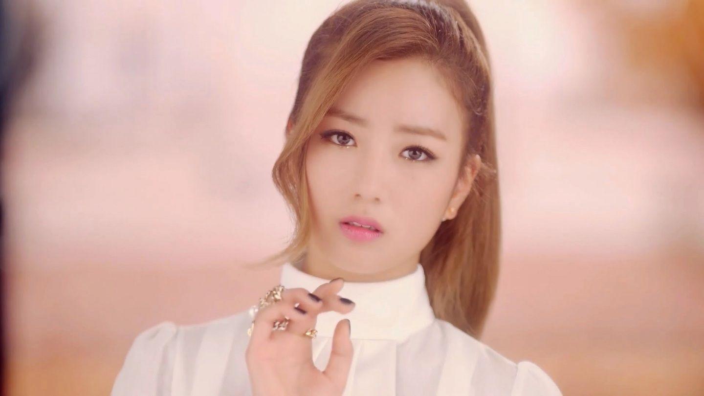 1440x810 Yoon Bomi Wallpaper