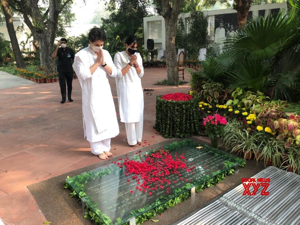 1024x768 New Delhi: Sonia Gandhi, Priyanka Gandhi Vadra pay tributes to Indira Gandhi on her 36th death anniversary #Gallery News XYZ