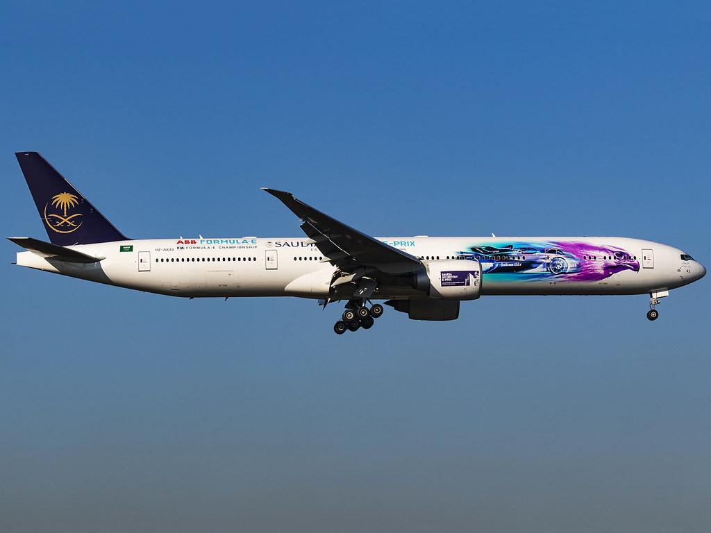 1024x768 Saudi Arabian Airlines. Boeing 777 368(ER)