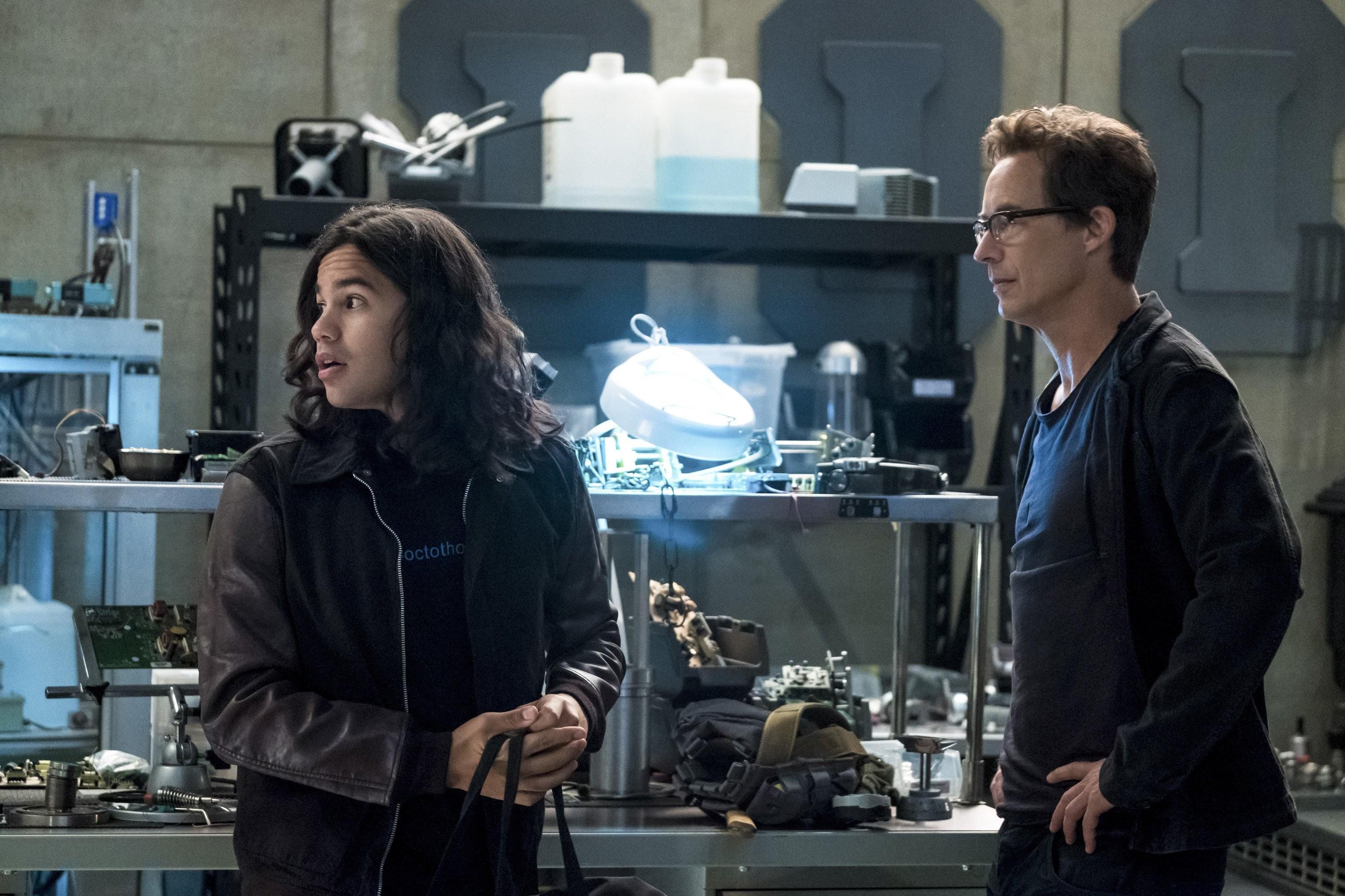 3000x2000 The Flash': Why Are Tom Cavanagh and Carlos Valdes Leaving the Show?