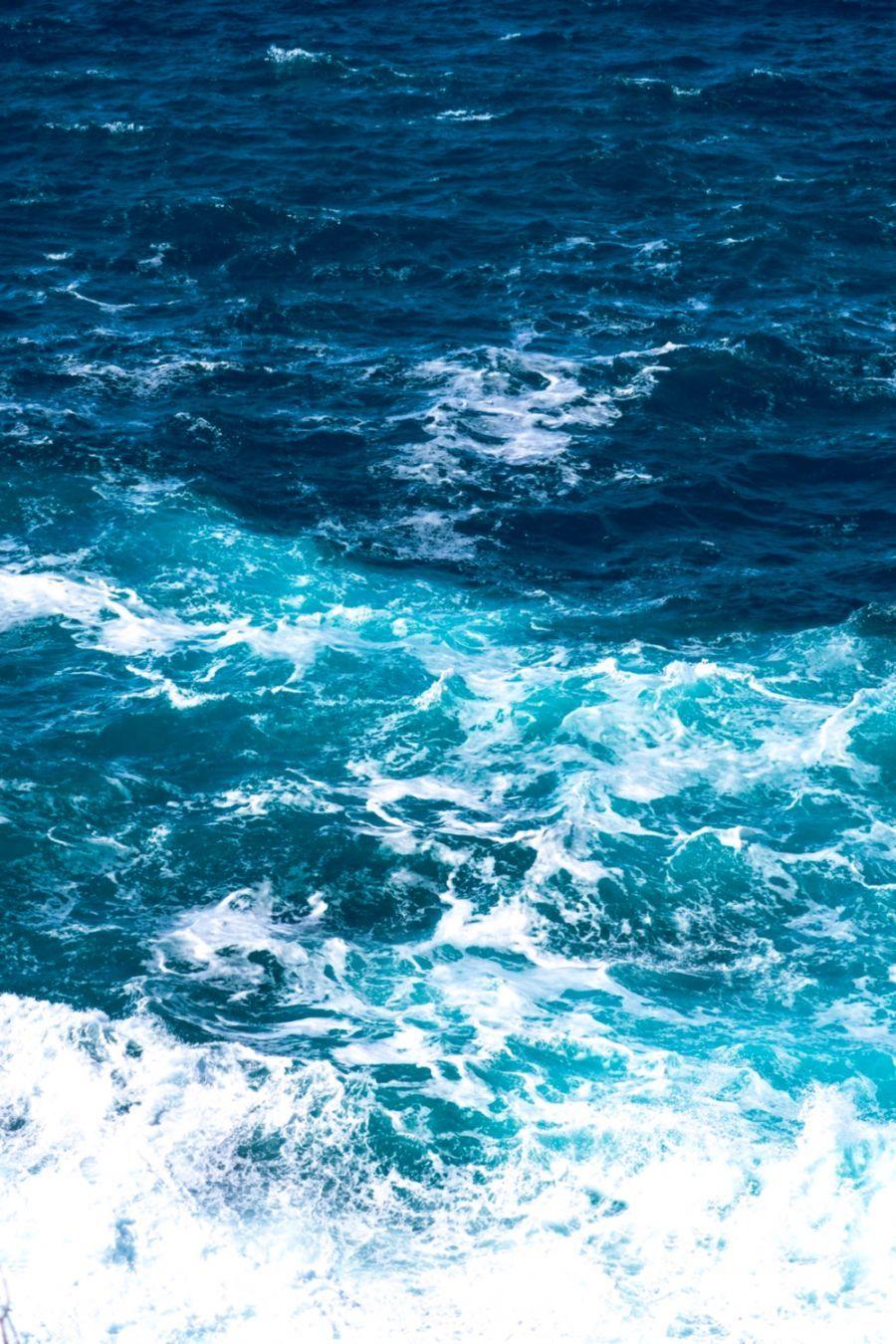 900x1350 Ocean Waves Wallpaper