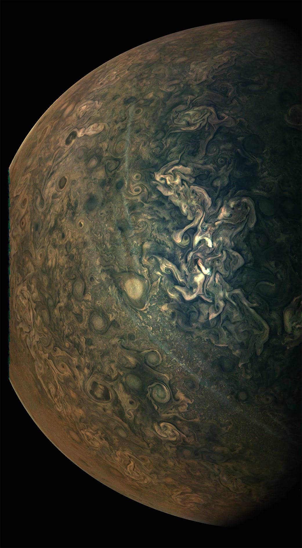 1041x1887 Check Out NASA's Latest Stunning Photo of Jupiter