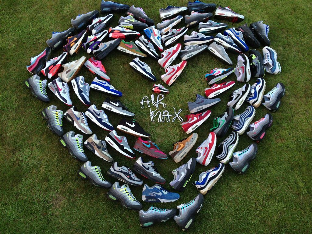 1024x768 Nike Air Max 95 Wallpaper