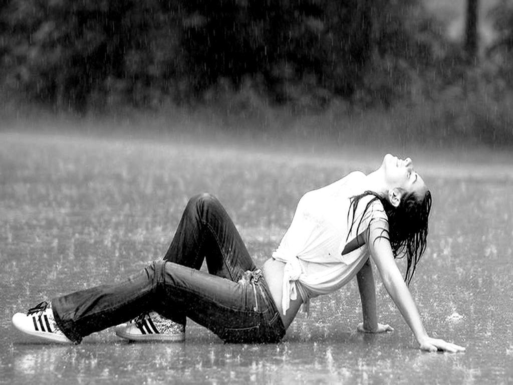 1024x768 Sad Girl In Rain Wallpaper 21224