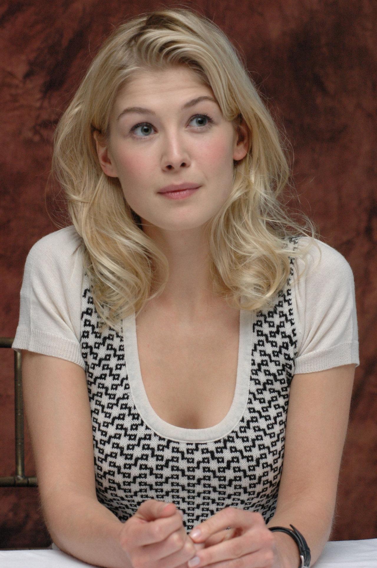 1280x1925 Download Wallpaper, Download blondes women actress rosamund pike 1280x1925 wallpaper Animals HD Wallpaper, Hi Res Animals Wallpaper, High Definition Wallpaper