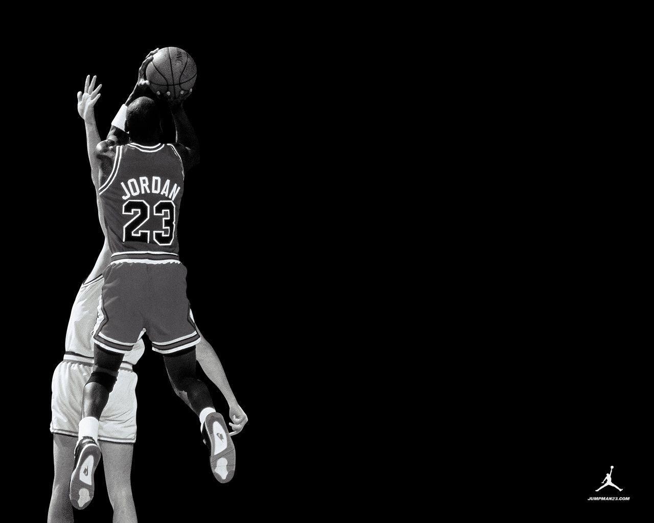 1280x1024 Jordan Black And White Wallpaper