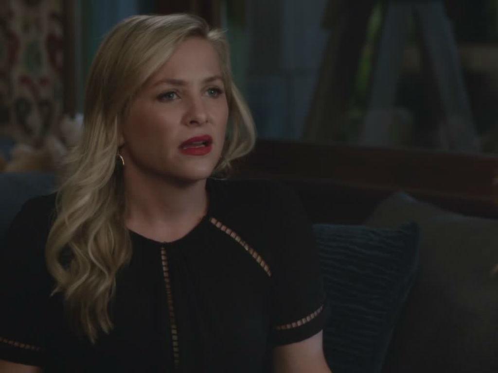 1024x768 Arizona Robbins' Ladder Stitched Swing Top On Grey's Anatomy (Comments)