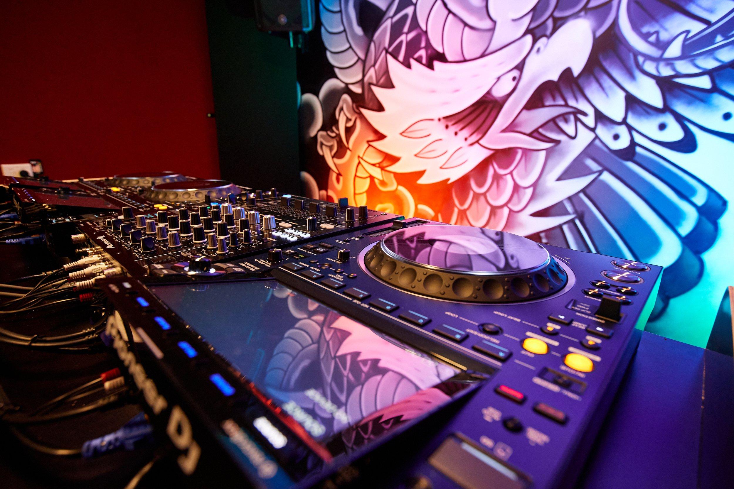 Dj Studio Wallpapers Top Free Dj Studio Backgrounds WallpaperAccess