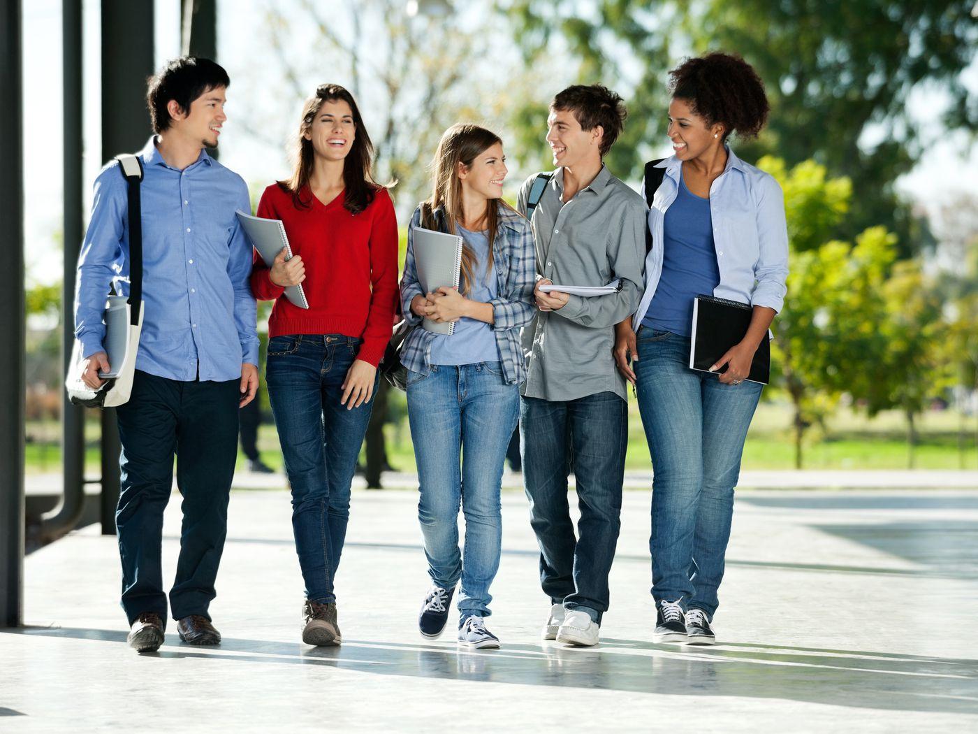 1400x1050 Today's college freshmen, explained in 4 charts