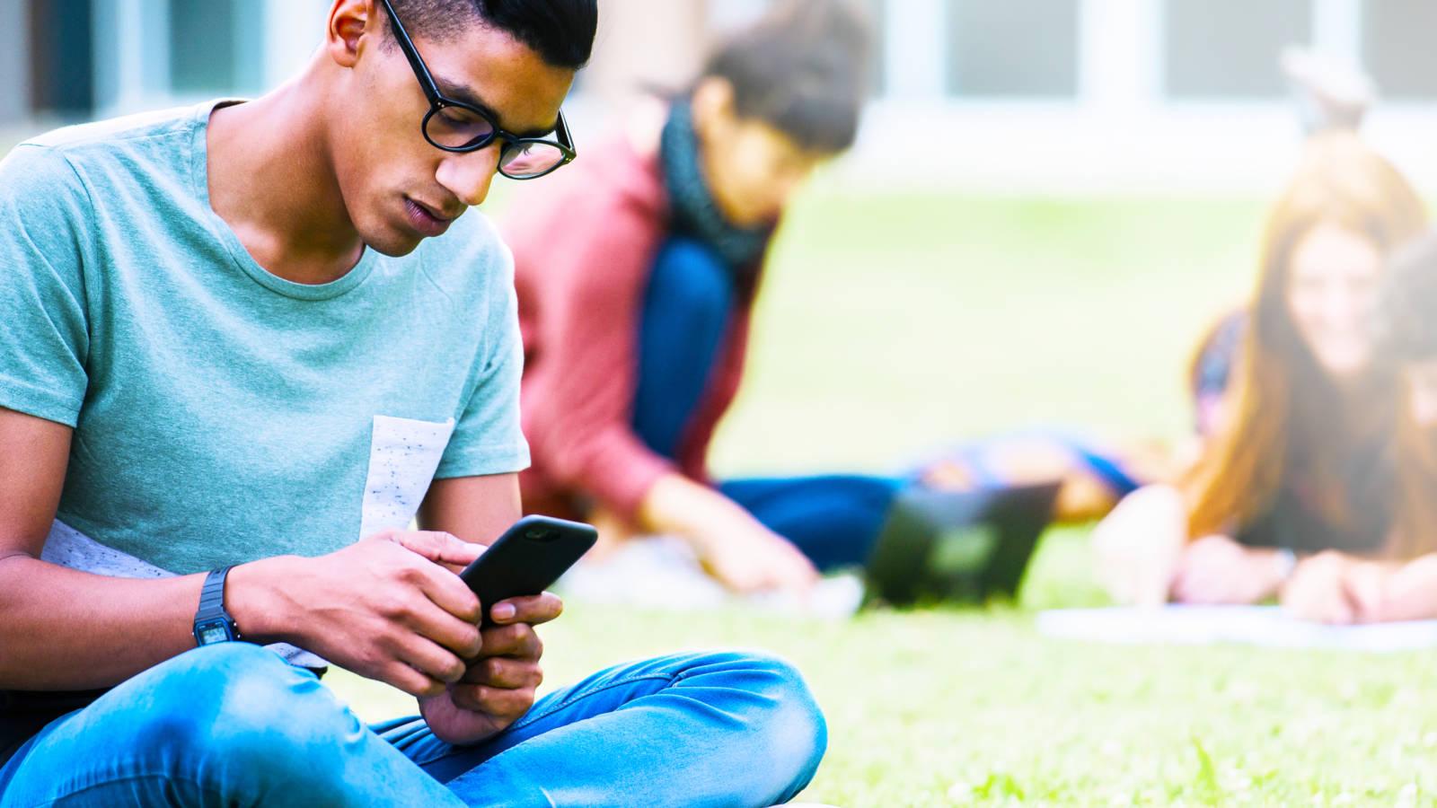 1600x900 Common Credit Card Mistakes College Students Should Avoid