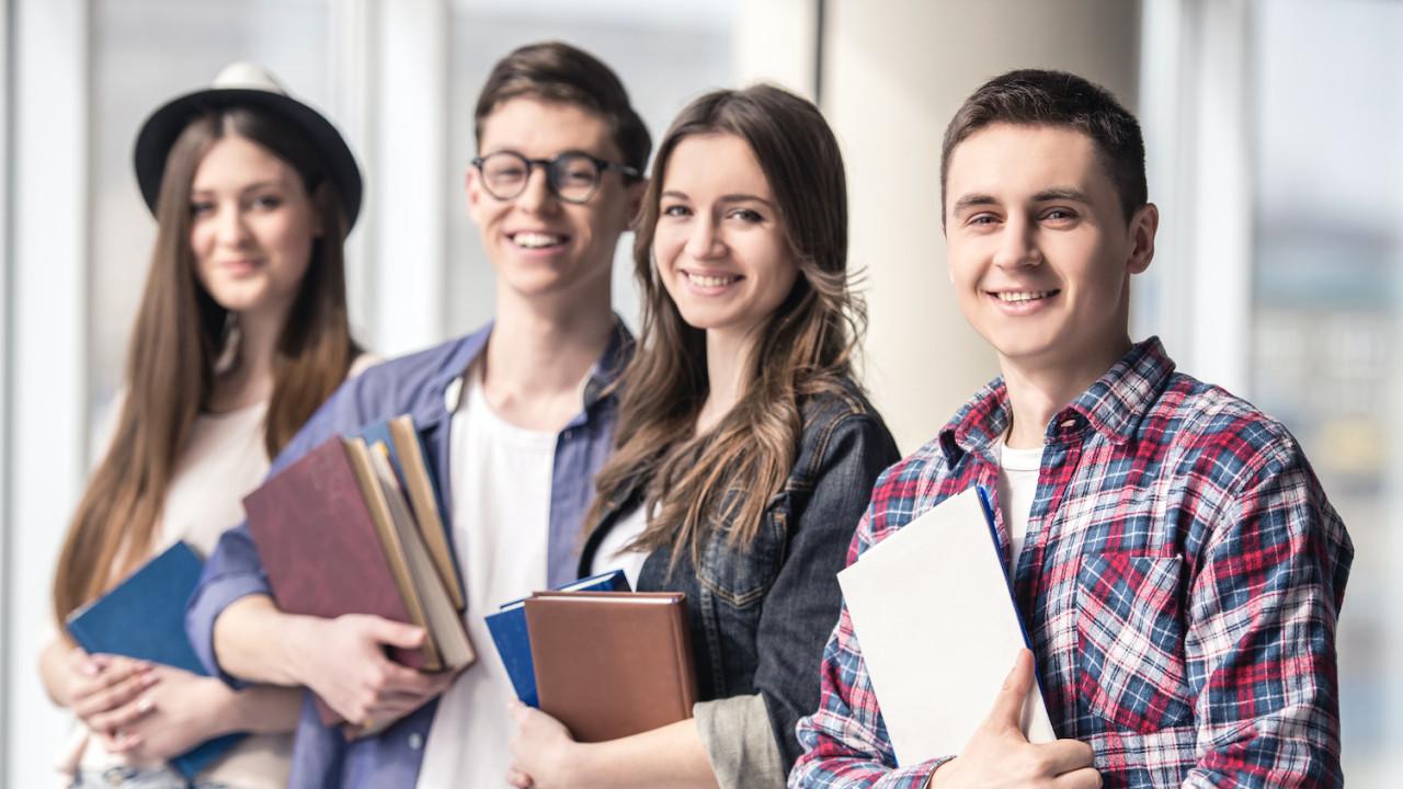 1280x720 College Students: Resume Examples, Formats & Tips