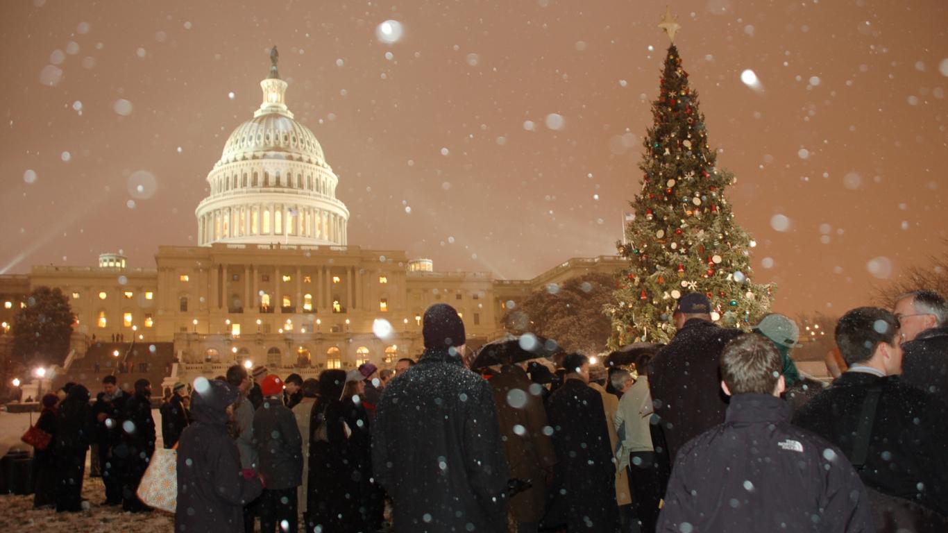 1366x768 Christmas Photo Wallpaper Dc Wallpaper Christmas