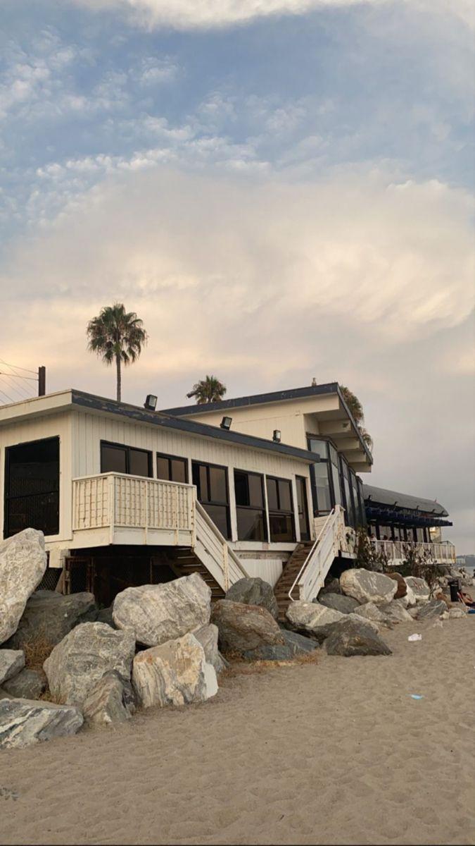 675x1200 w a l l p a p e r s. American house aesthetic, Beach house design, Beach house aesthetic