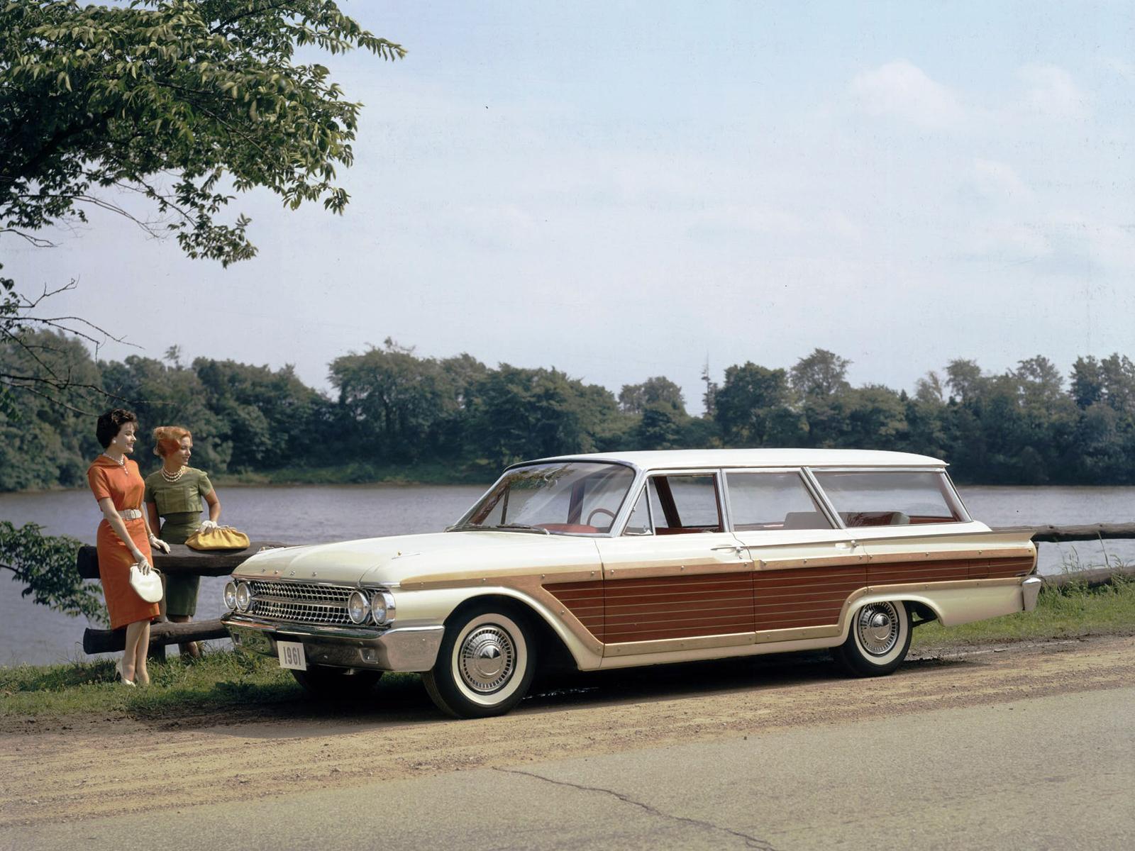 1600x1200 Ford Galaxie Country Squire stationwagon classic wallpaperx1200