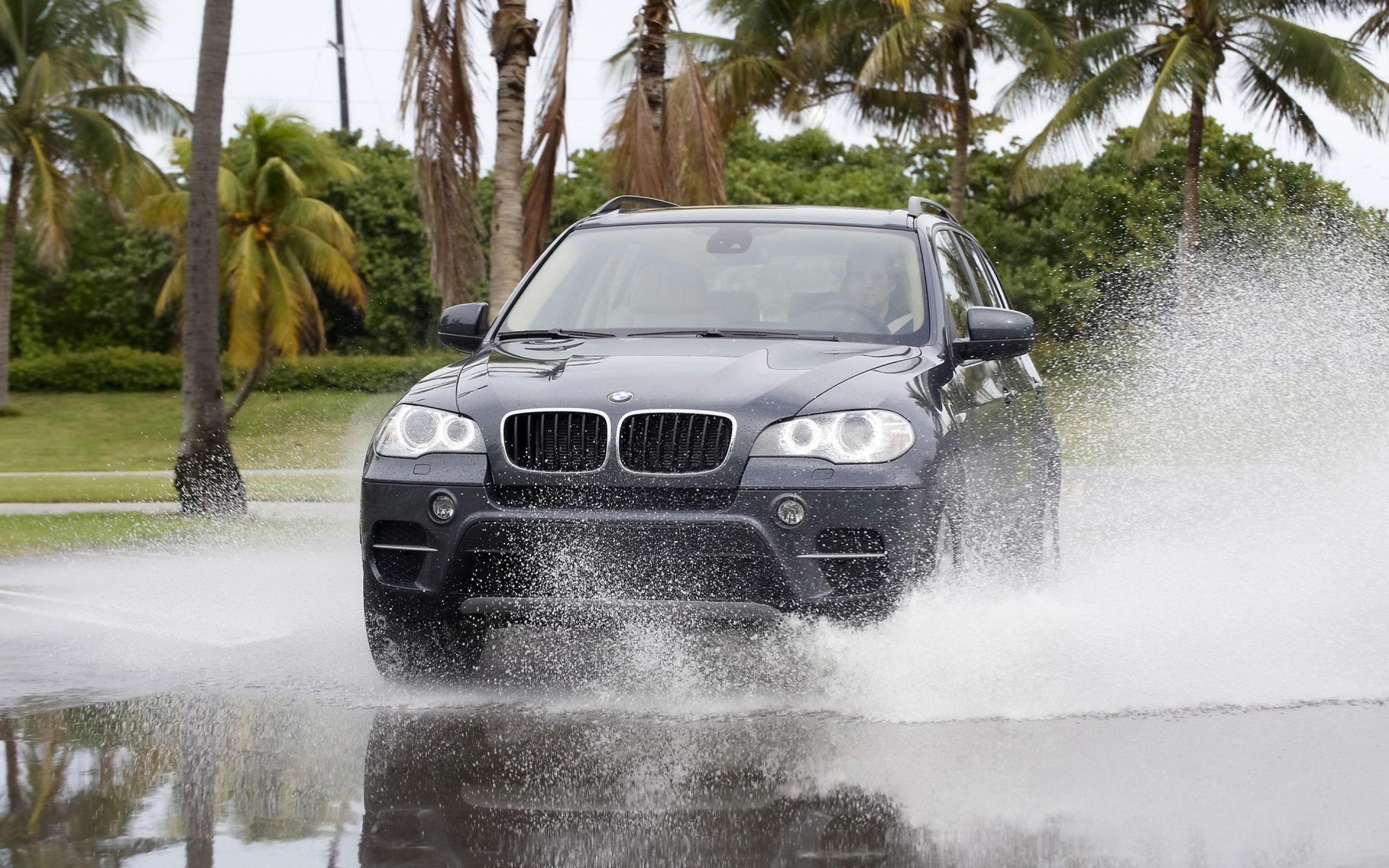 2880x1800 BMW X5 Water 2010 4k HD Wallpaper