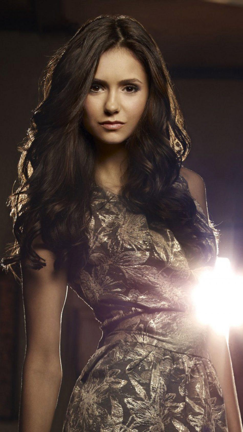 950x1689 Nina Dobrev In The Vampire Diaries 4K Ultra HD Mobile Wallpaper