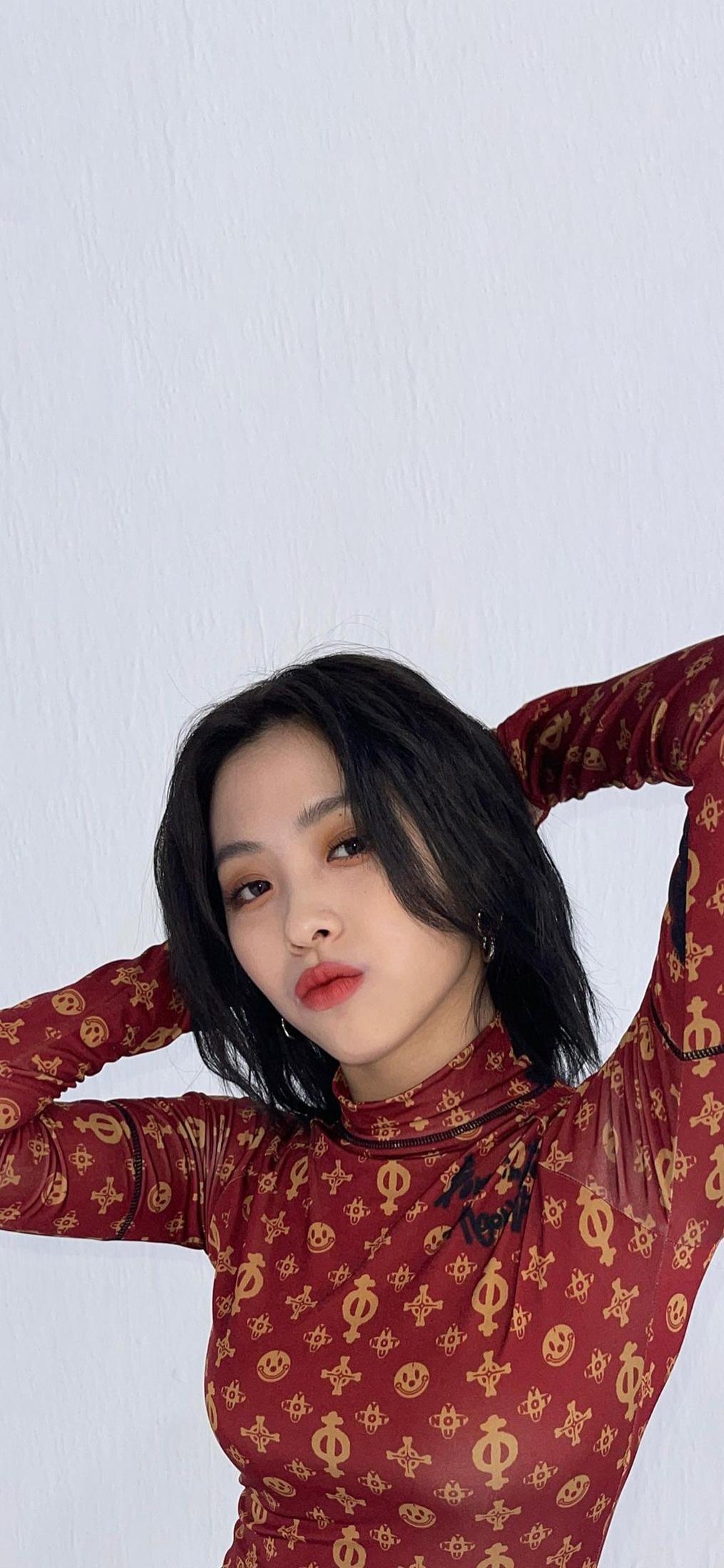 1015x2200 itzy wallpaper