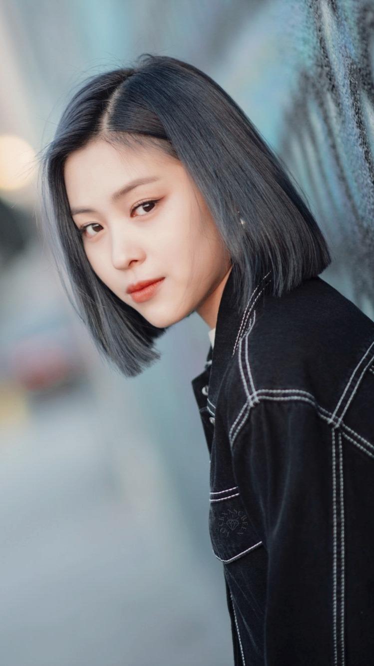 749x1332 HIATUS :(