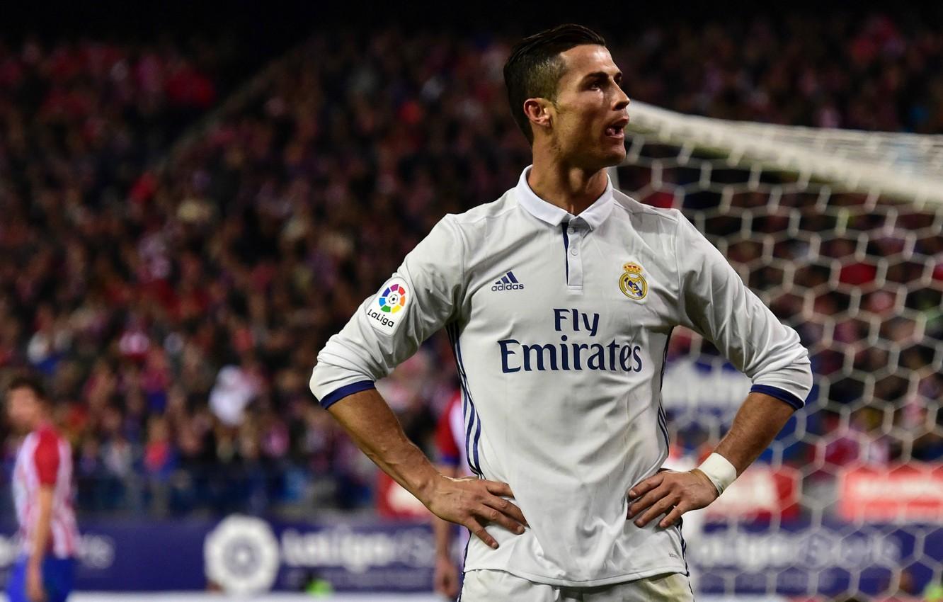 1332x850 Wallpaper pose, smile, football, medal, Portugal, Cristiano Ronaldo, legend, player, goal, football, CR player, champions league, Real Madrid, Real Madrid, Cristiano Ronaldo image for desktop, section спорт