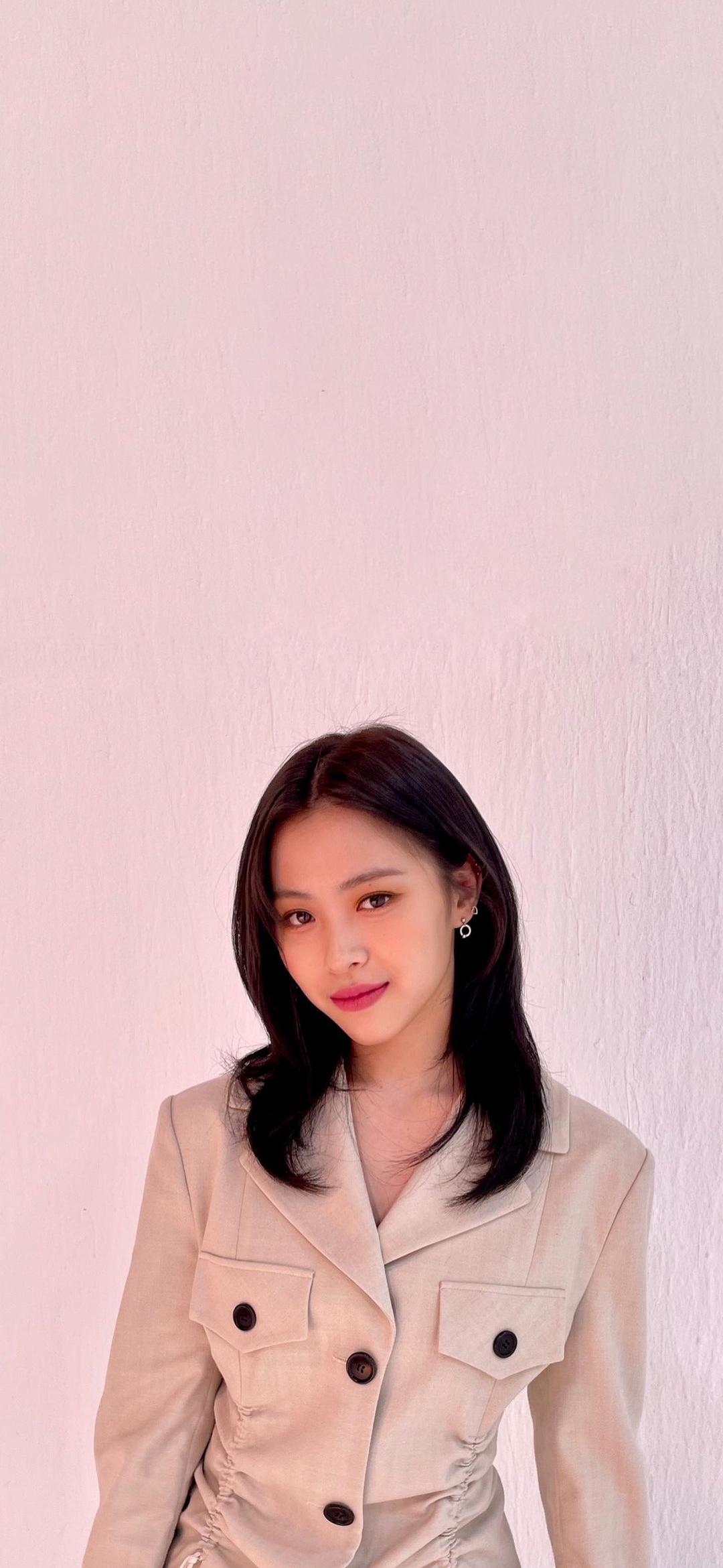 1080x2340 itzy wallpaper
