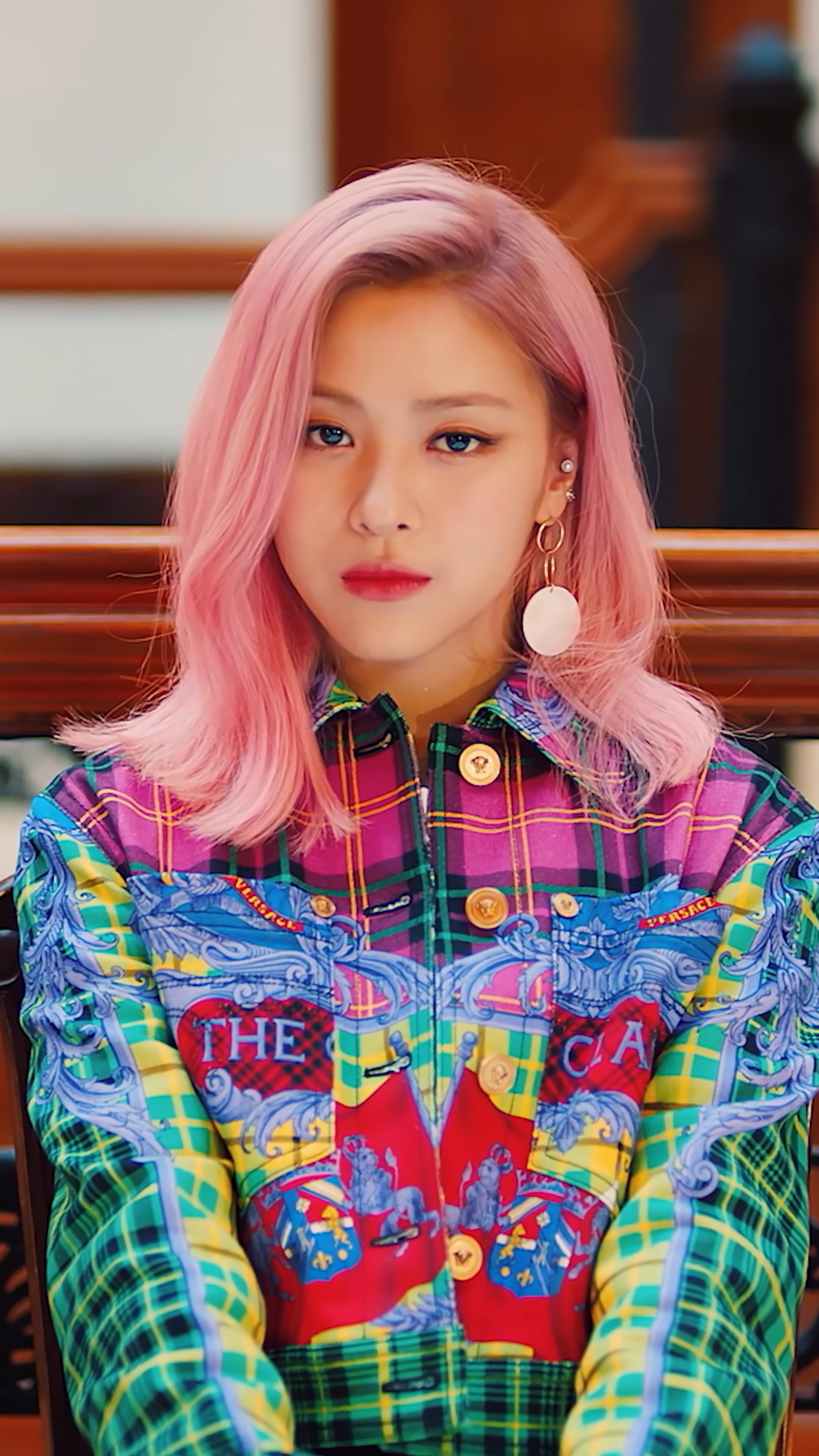 2160x3840 Itzy Wallpaper