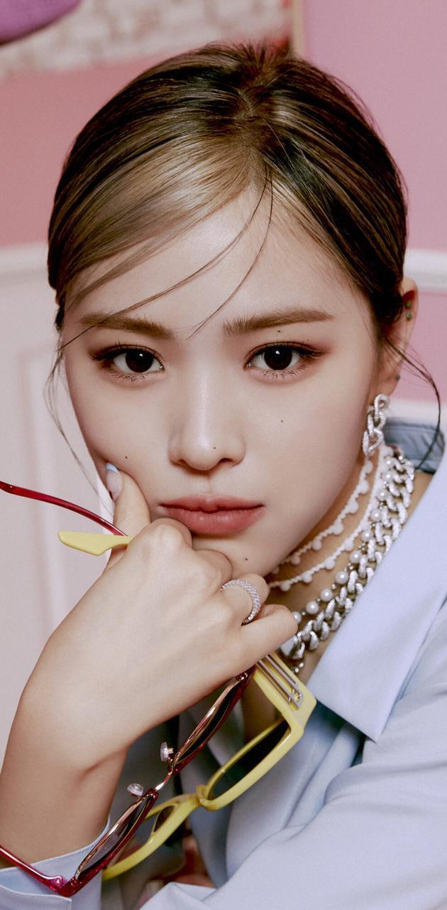 630x1280 ITZY Ryujin Crazy in ♡ wallpaper