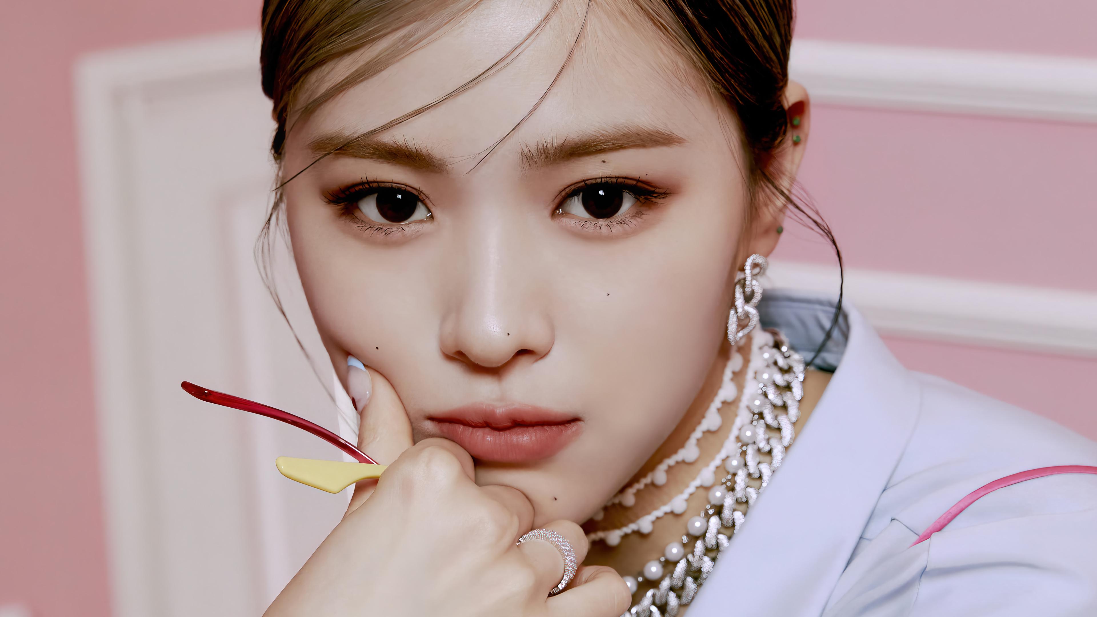 3840x2160 ITZY LOCO Ryujin PC DeskK Wallpaper free Download