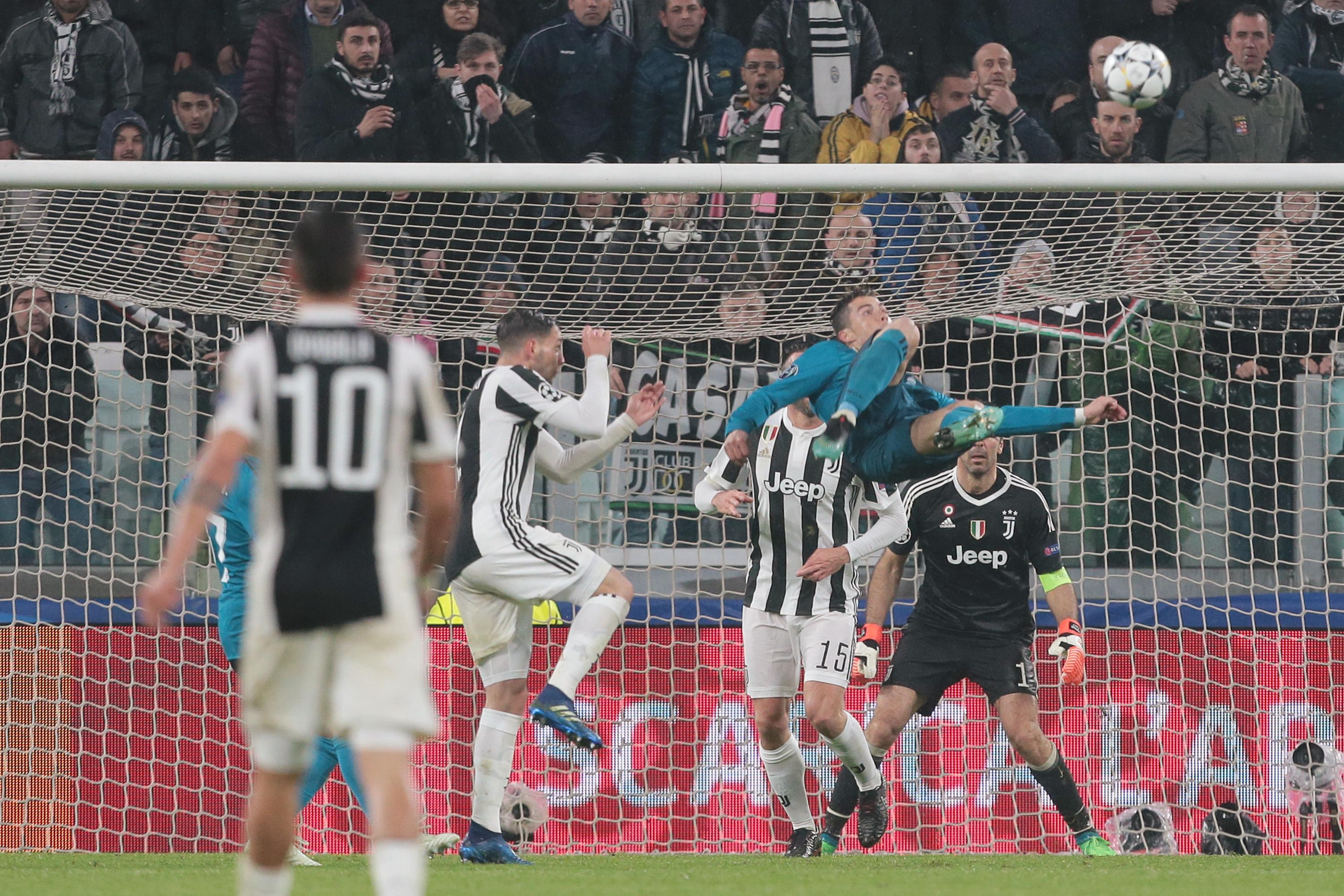 3000x2000 Incredible Photo Of Cristiano Ronaldo's Stunning Bicycle Kick Goal