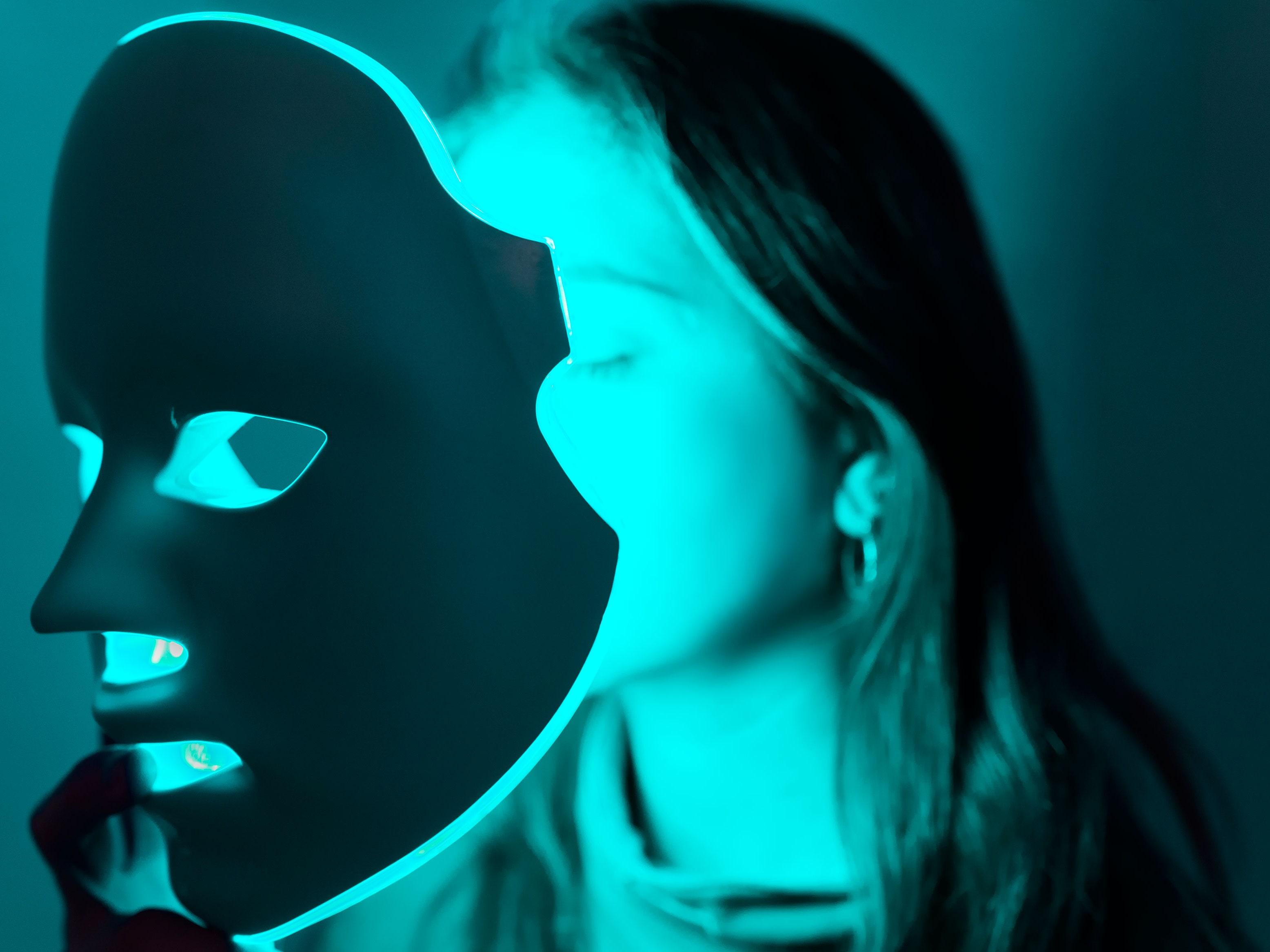 3112x2334 LED Light Therapy for Skin Benefits, Tools to Use at Home