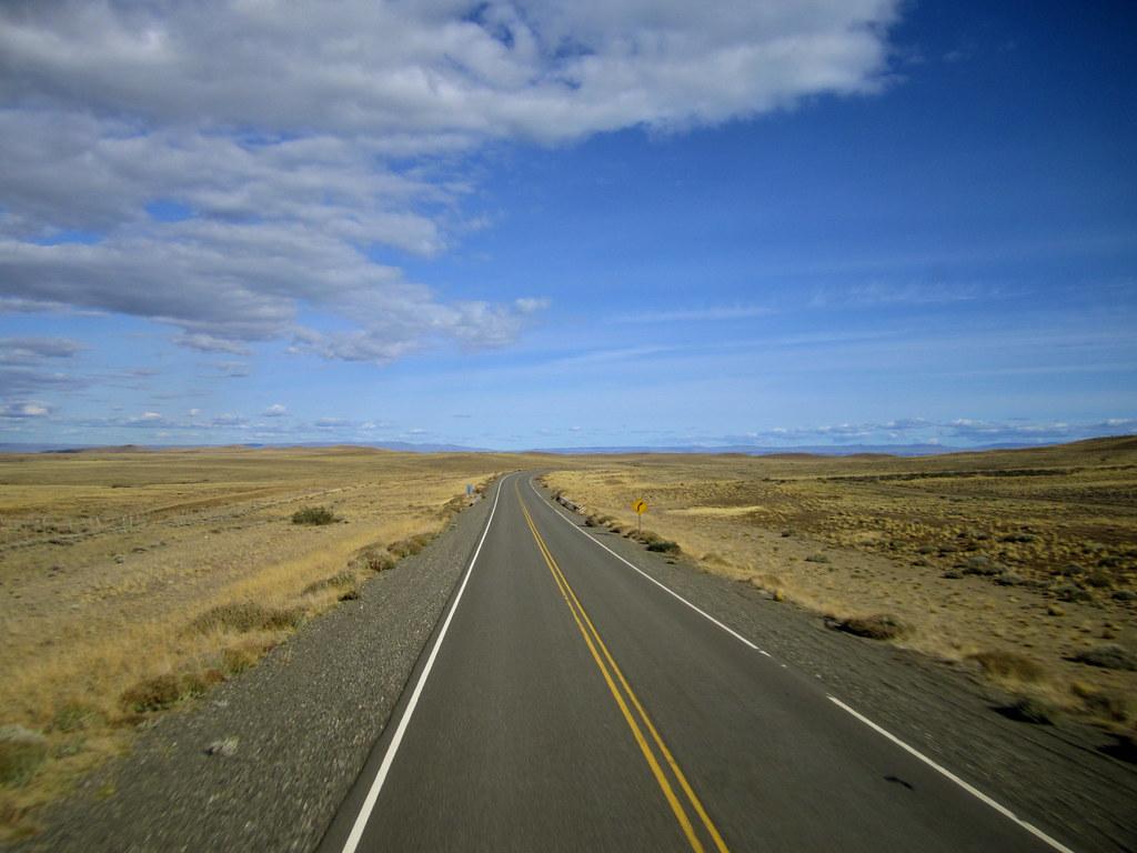 1024x768 Patagonia Road