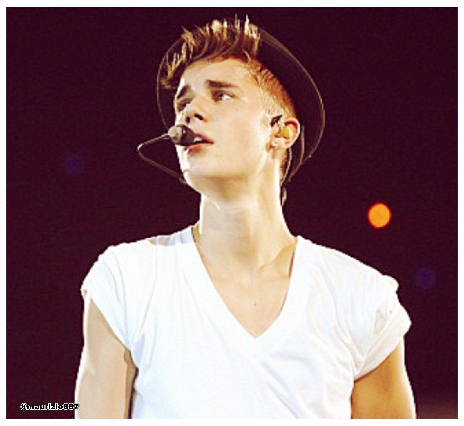 1600x1472 justin bieber, believe tour, 2012 Bieber Photo