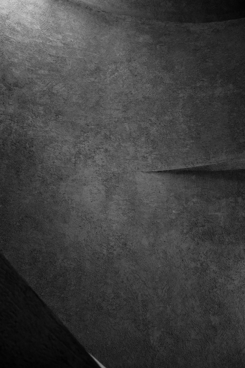 1000x1500 black textile on gray textile photo