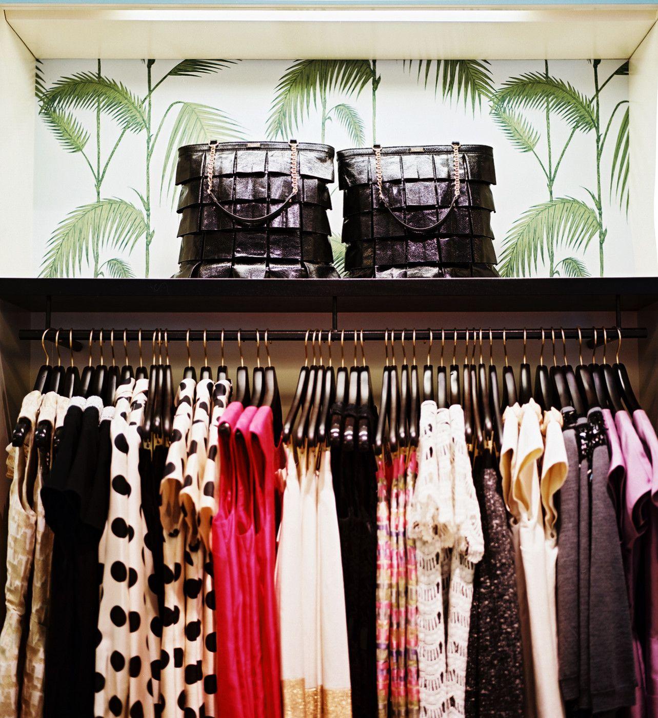 1283x1400 Clothing Store Wallpaper