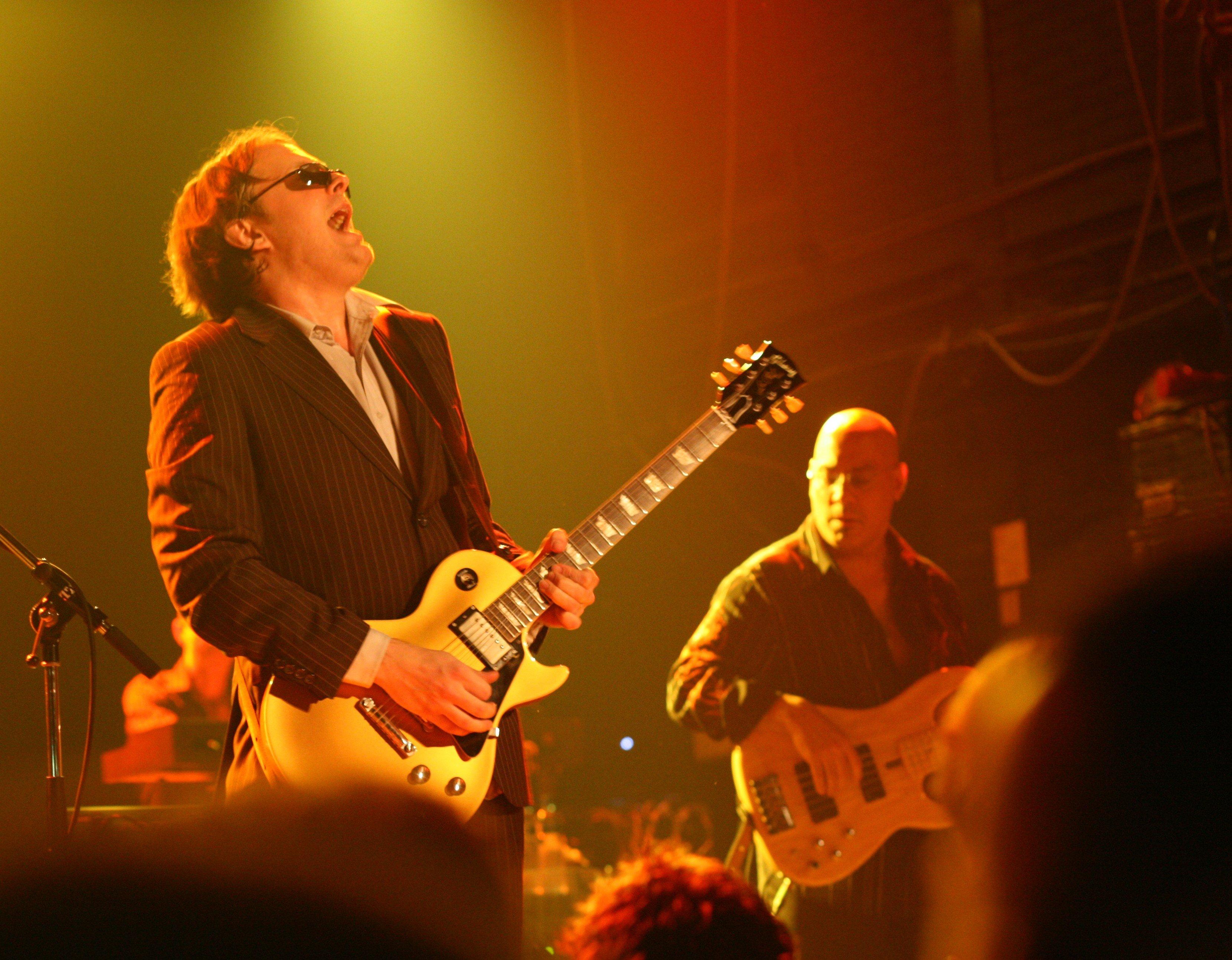 3319x2587 JOE BONAMASSA blues rock roll guitar concert wallpaperx2587