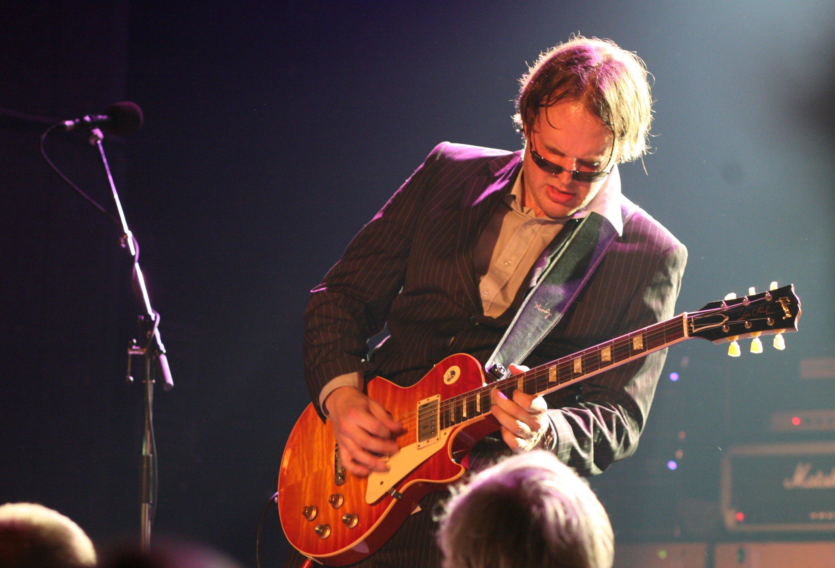 2872x1952 JOE BONAMASSA blues rock roll guitar concert wallpaperx1952