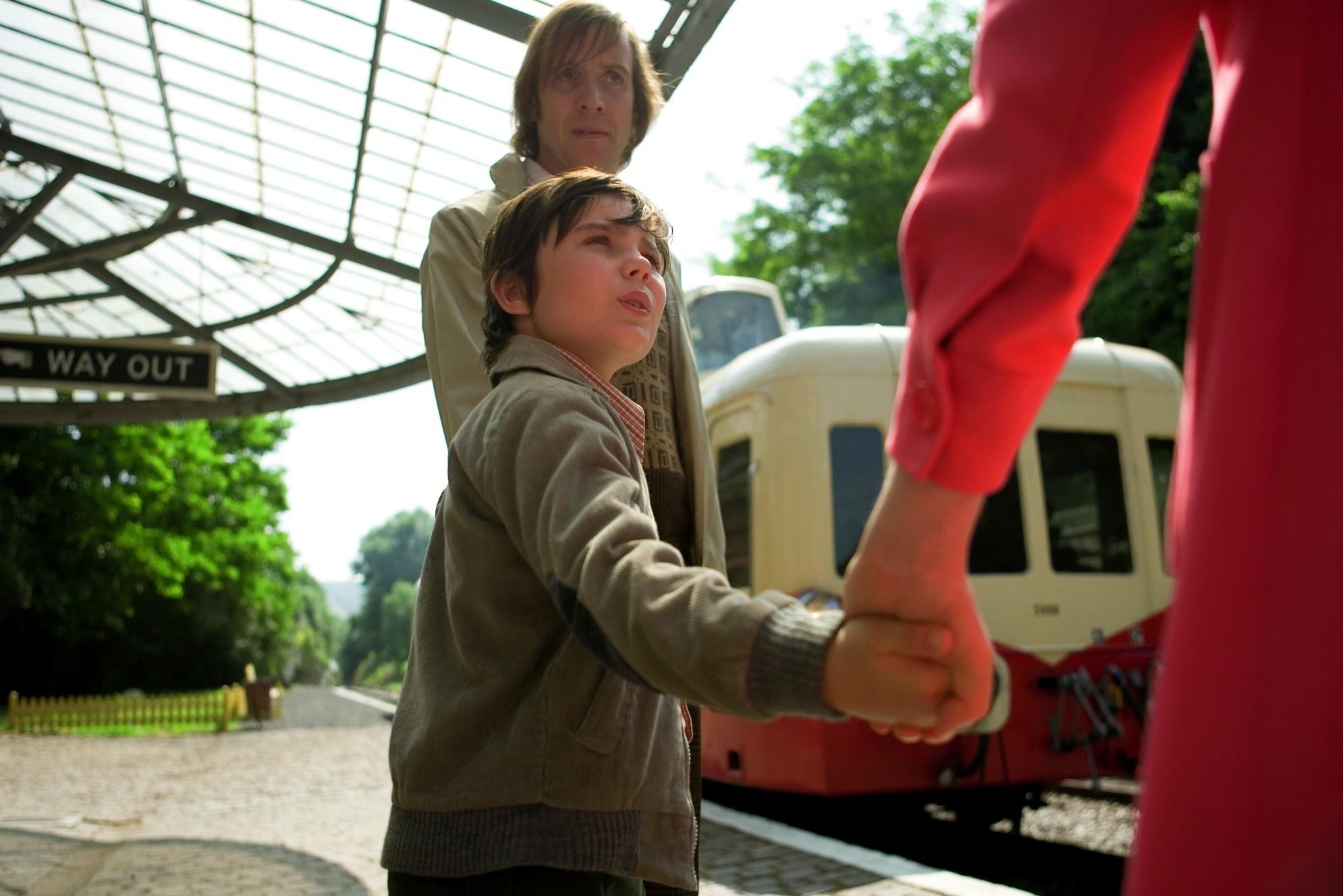 1990x1327 Mr. Nobody (2009) Review