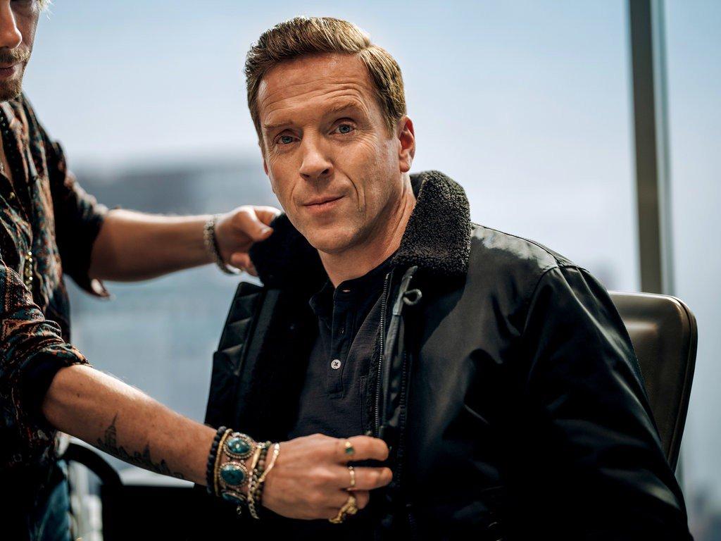 1024x768 Fan Fun Damian Lewis fashion and style of Bobby Axelrod, seasons 1 thru 5: #DamianLewis #BobbyAxelrod #PaulGiamatti #MaggieSiff #AsiaKateDillon #CondolaRashad #KellyAuCoin #DavidCostabile #JeffreyDeMunn