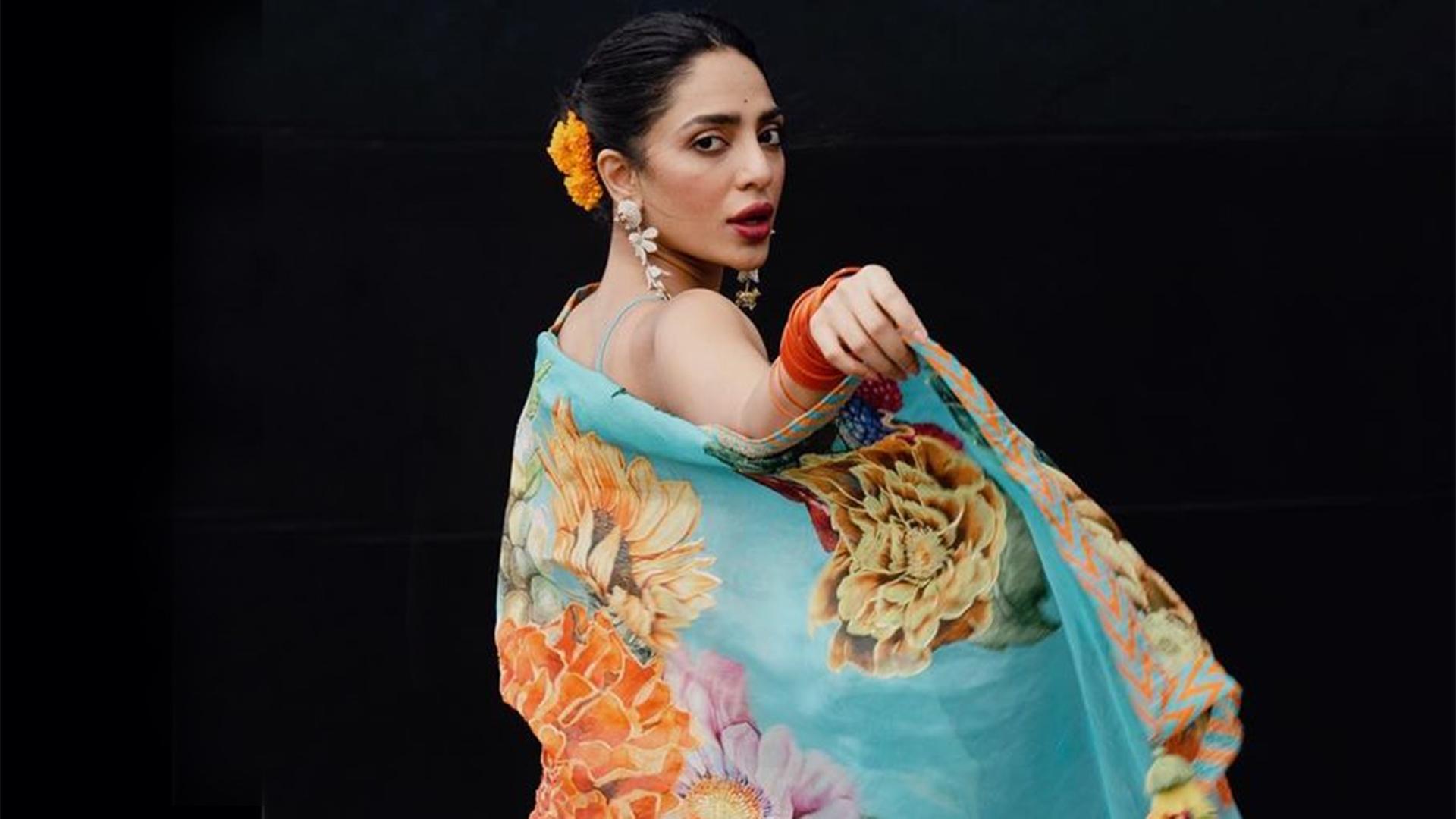 1920x1080 Sobhita Dhulipala kicked off the promotions for her film 'Major' in a summery blue floral sari