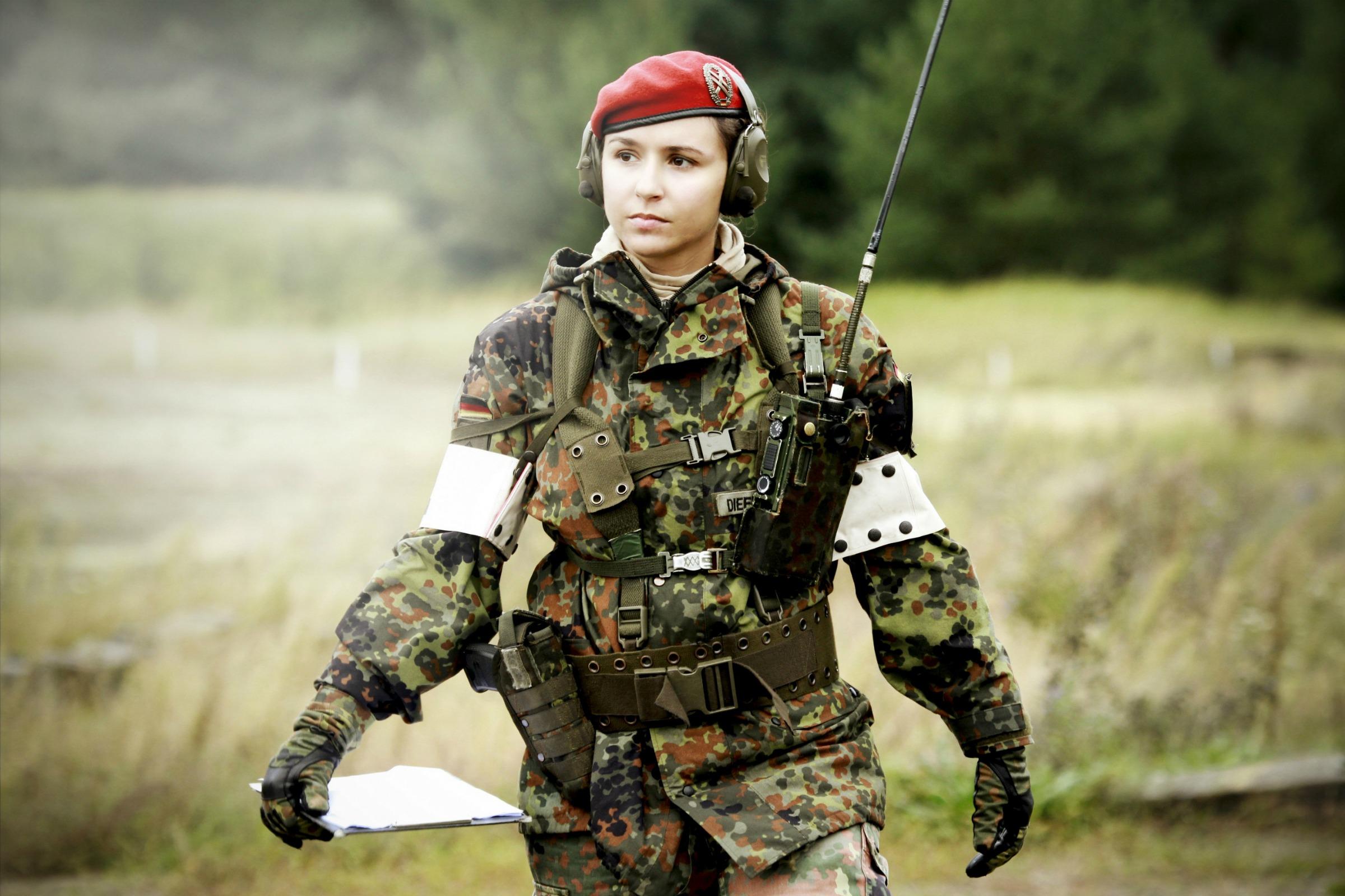 2400x1600 兵士, 女性兵士, 女性戦士